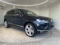 Volkswagen Touareg V6 R-Line + Tdi B in Tyrone