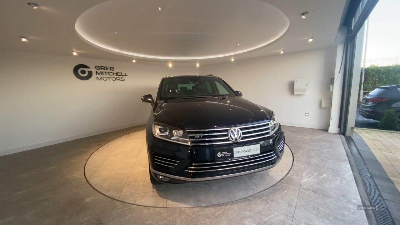 Oct 2017 Volkswagen Touareg 3.0 V6 TDI BMT 262 R-Line Plus 5dr Tip Auto