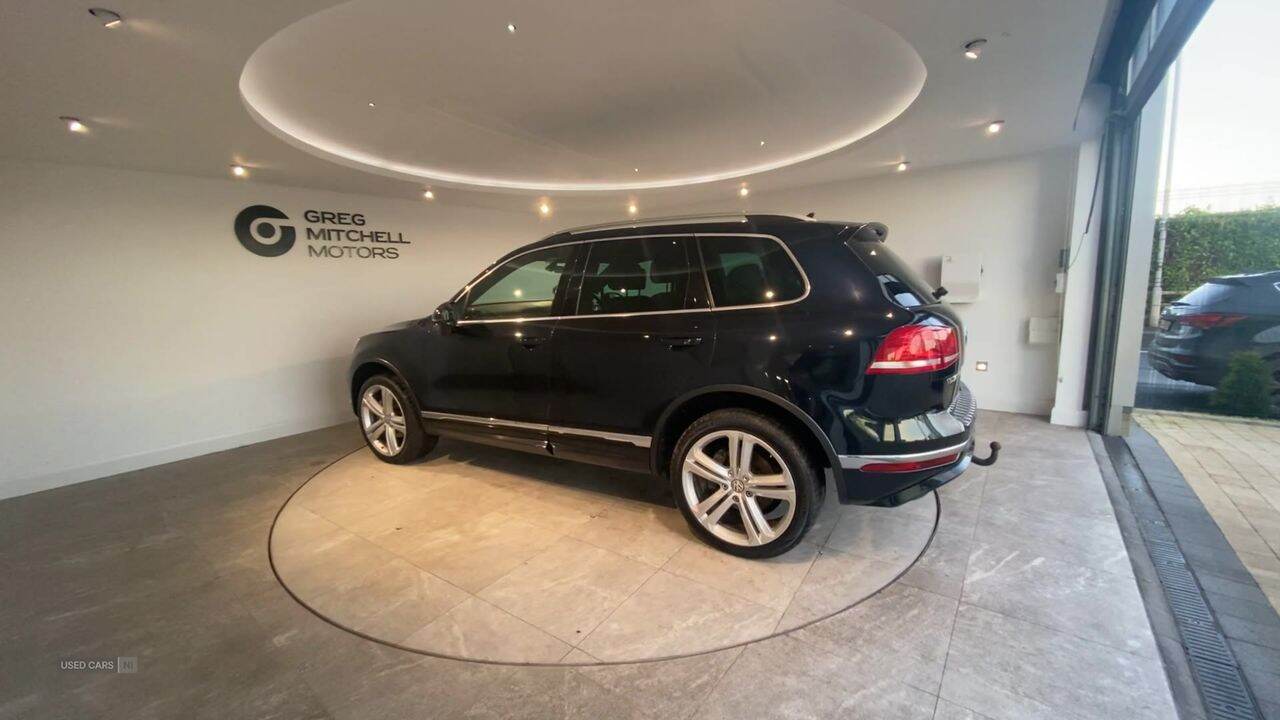 Oct 2017 Volkswagen Touareg 3.0 V6 TDI BMT 262 R-Line Plus 5dr Tip Auto