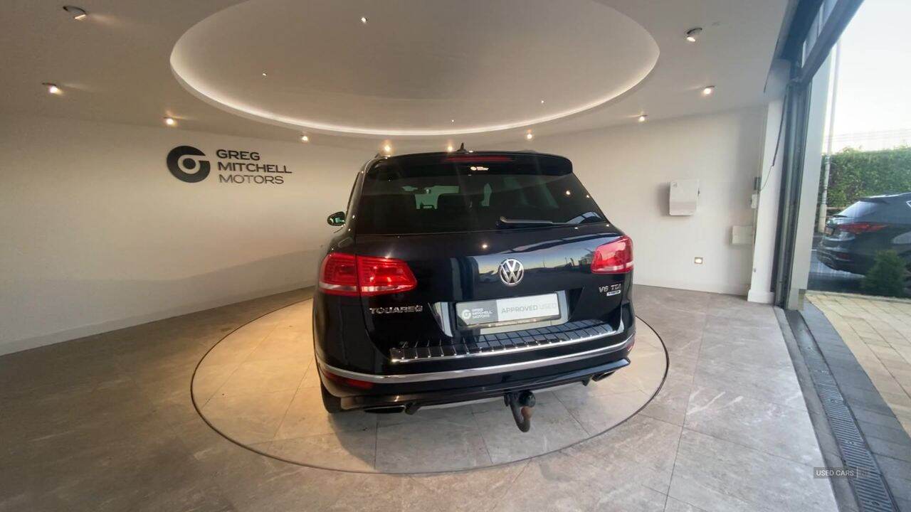 Oct 2017 Volkswagen Touareg 3.0 V6 TDI BMT 262 R-Line Plus 5dr Tip Auto