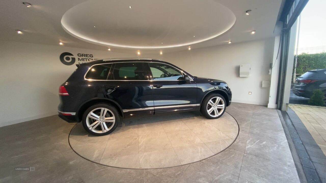 Oct 2017 Volkswagen Touareg 3.0 V6 TDI BMT 262 R-Line Plus 5dr Tip Auto