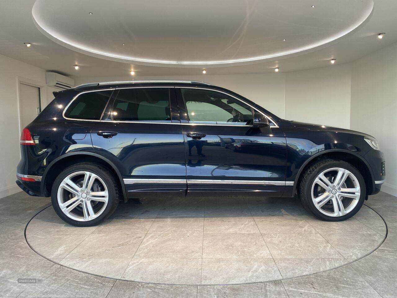 Oct 2017 Volkswagen Touareg 3.0 V6 TDI BMT 262 R-Line Plus 5dr Tip Auto