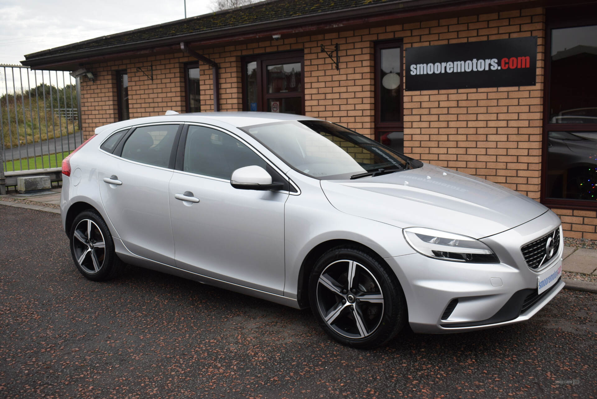 Volvo V40 HATCHBACK in Antrim