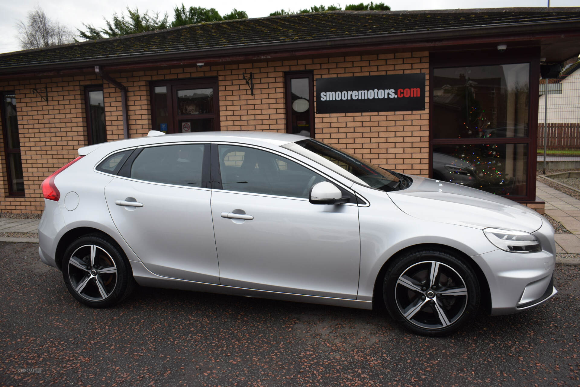 Volvo V40 HATCHBACK in Antrim