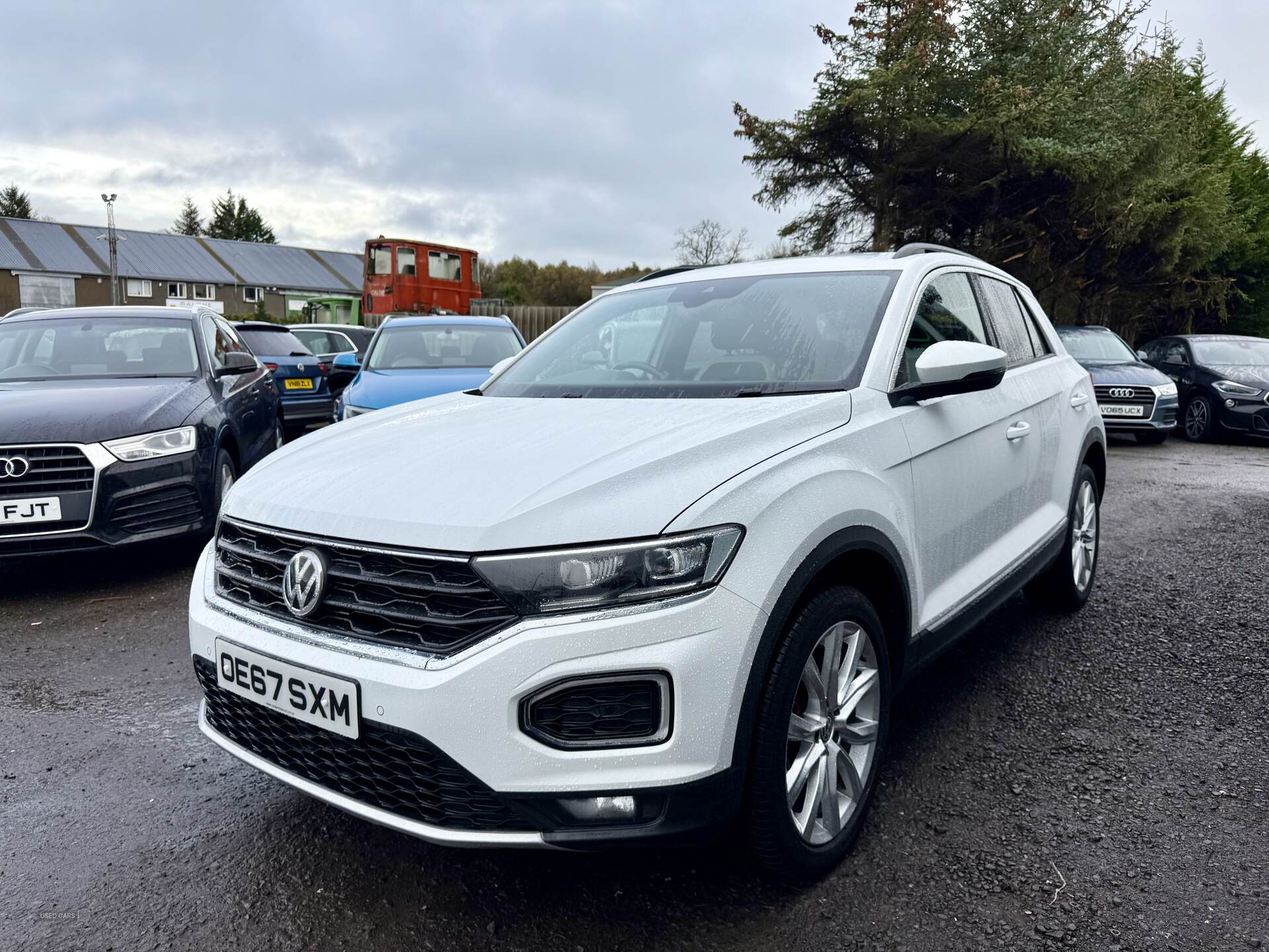 Volkswagen T-Roc HATCHBACK in Down