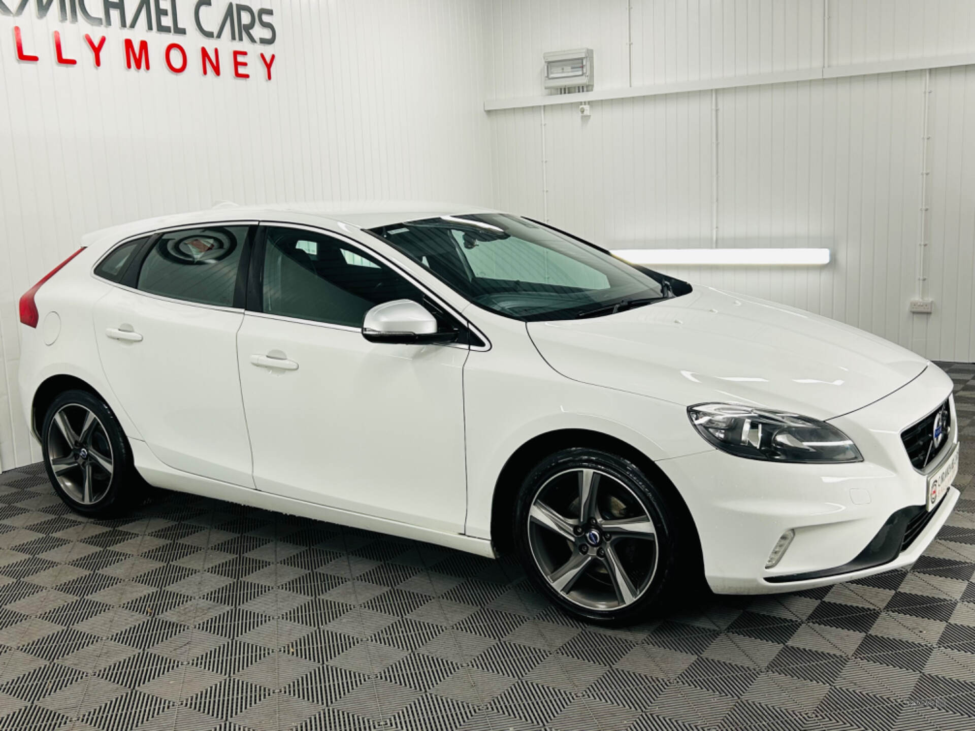 Volvo V40 DIESEL HATCHBACK in Antrim