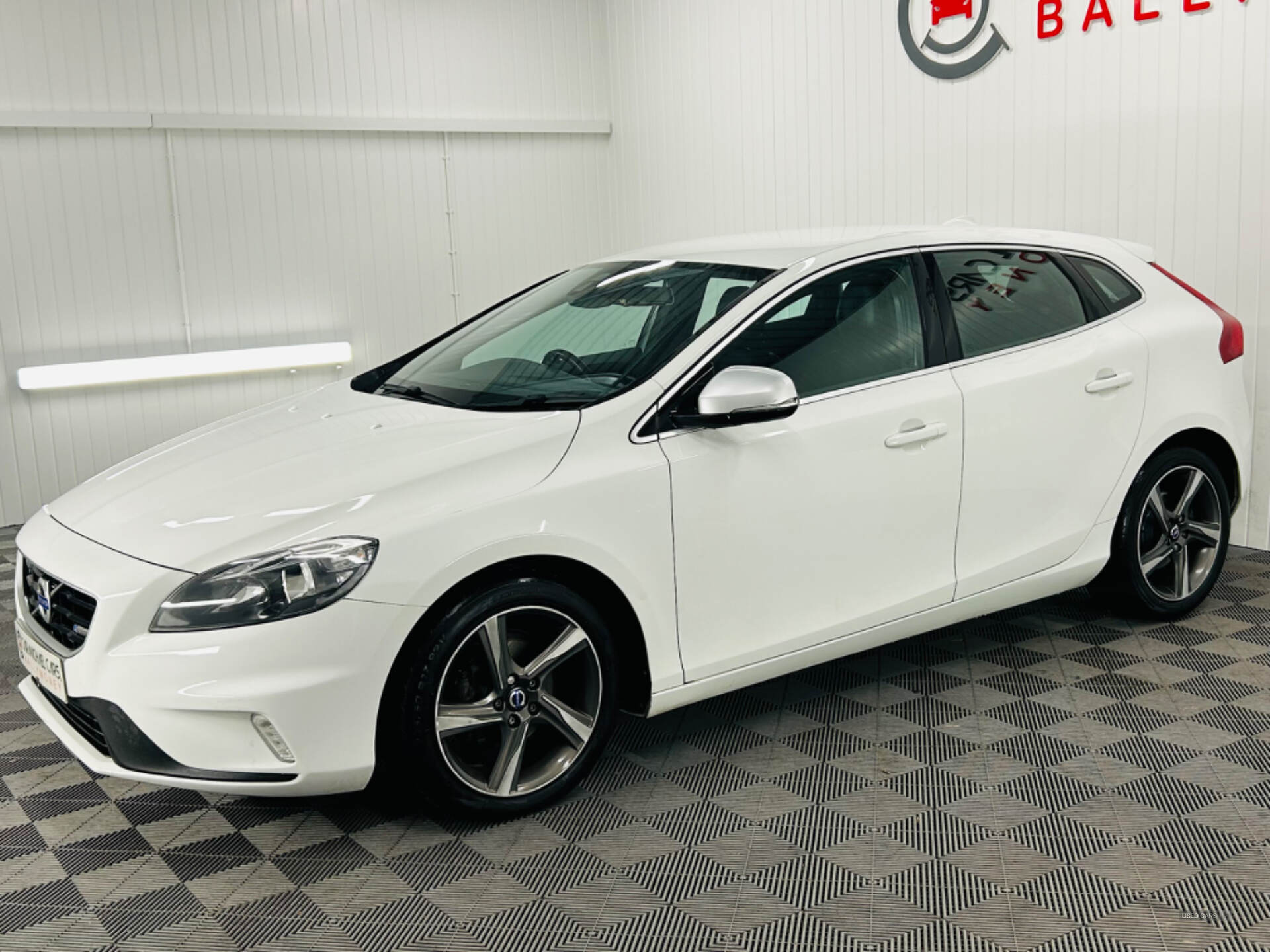 Volvo V40 DIESEL HATCHBACK in Antrim