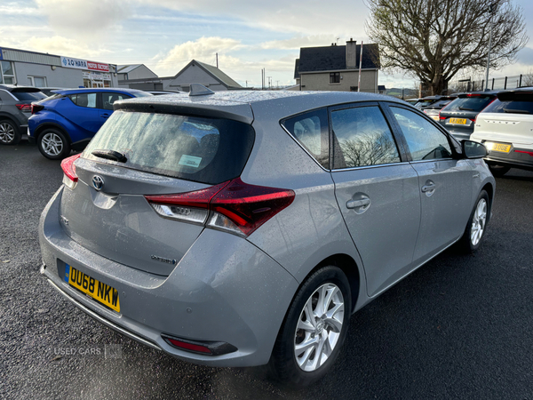 Toyota Auris HATCHBACK in Derry / Londonderry