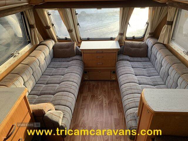 2006 Compass Rallye 524, 1 Owner, Side Dinette, End Washroom