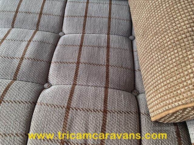 2006 Compass Rallye 524, 1 Owner, Side Dinette, End Washroom