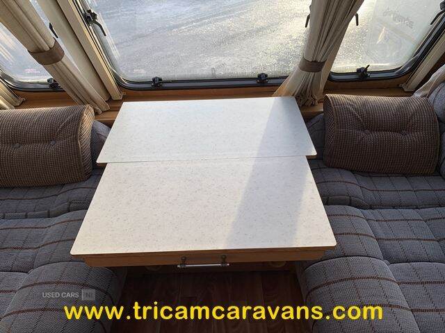 2006 Compass Rallye 524, 1 Owner, Side Dinette, End Washroom