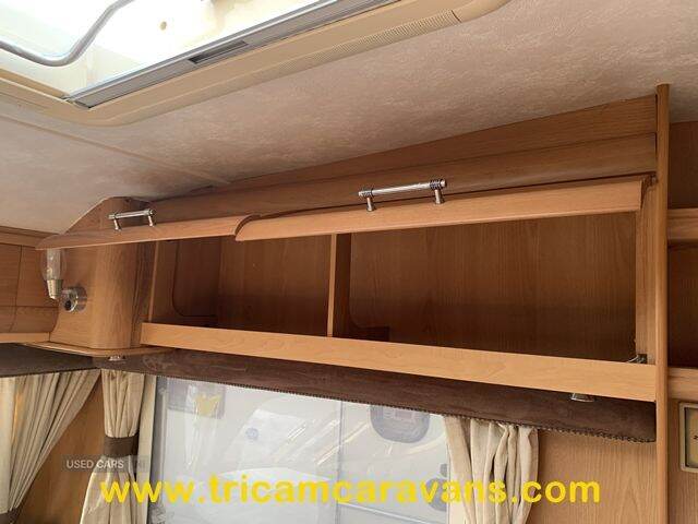2006 Compass Rallye 524, 1 Owner, Side Dinette, End Washroom