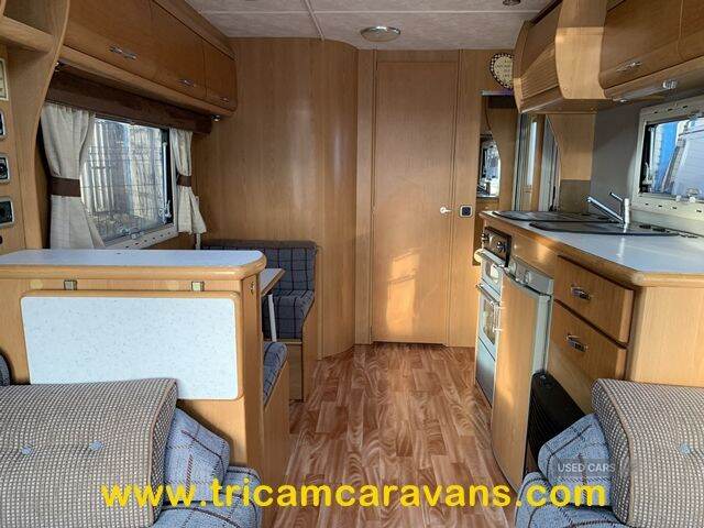 2006 Compass Rallye 524, 1 Owner, Side Dinette, End Washroom