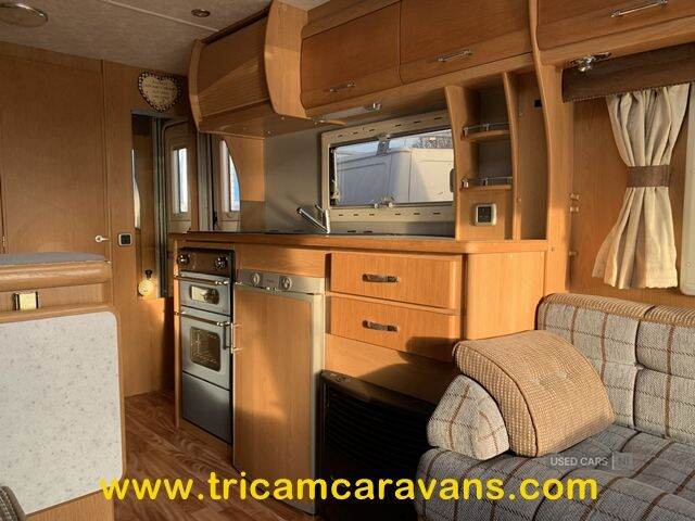 2006 Compass Rallye 524, 1 Owner, Side Dinette, End Washroom