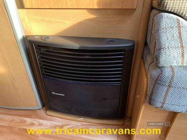 2006 Compass Rallye 524, 1 Owner, Side Dinette, End Washroom