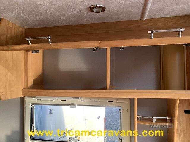 2006 Compass Rallye 524, 1 Owner, Side Dinette, End Washroom