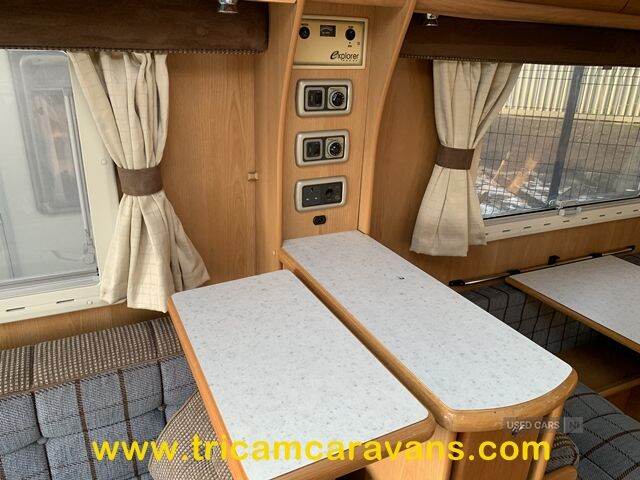 2006 Compass Rallye 524, 1 Owner, Side Dinette, End Washroom