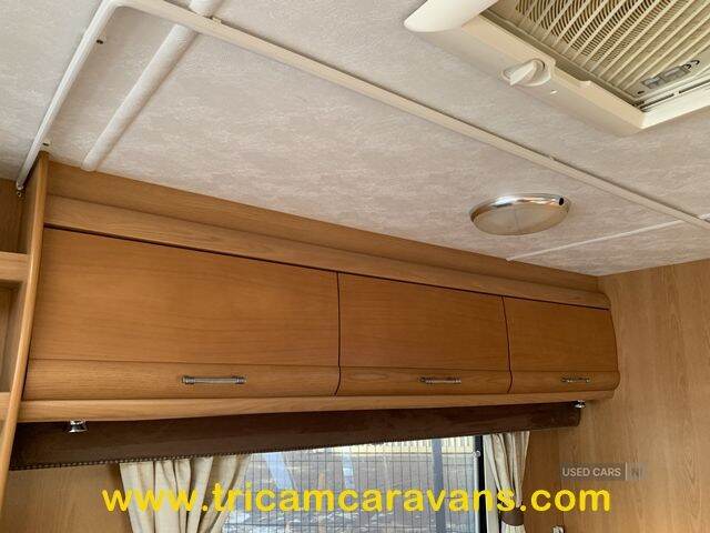 2006 Compass Rallye 524, 1 Owner, Side Dinette, End Washroom