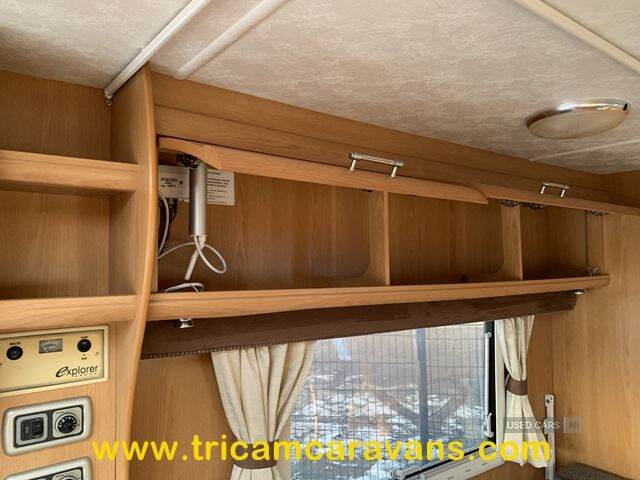 2006 Compass Rallye 524, 1 Owner, Side Dinette, End Washroom
