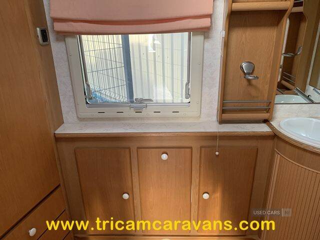 2006 Compass Rallye 524, 1 Owner, Side Dinette, End Washroom