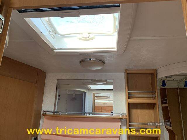 2006 Compass Rallye 524, 1 Owner, Side Dinette, End Washroom