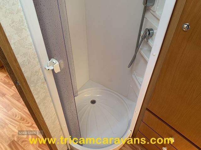 2006 Compass Rallye 524, 1 Owner, Side Dinette, End Washroom