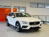 Volvo V60 Cross Country 2.0 B4 MHEV Estate 5dr Diesel Hybrid Auto AWD Euro 6 (s/s) (197 ps) in Tyrone