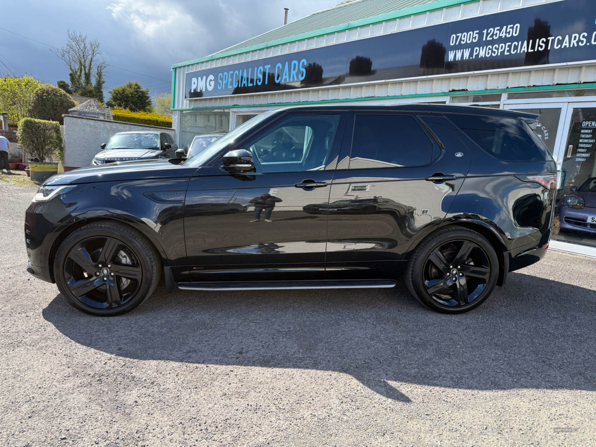 Sep 2021 Land Rover Discovery 3.0 D300 R-Dynamic HSE 5dr Auto