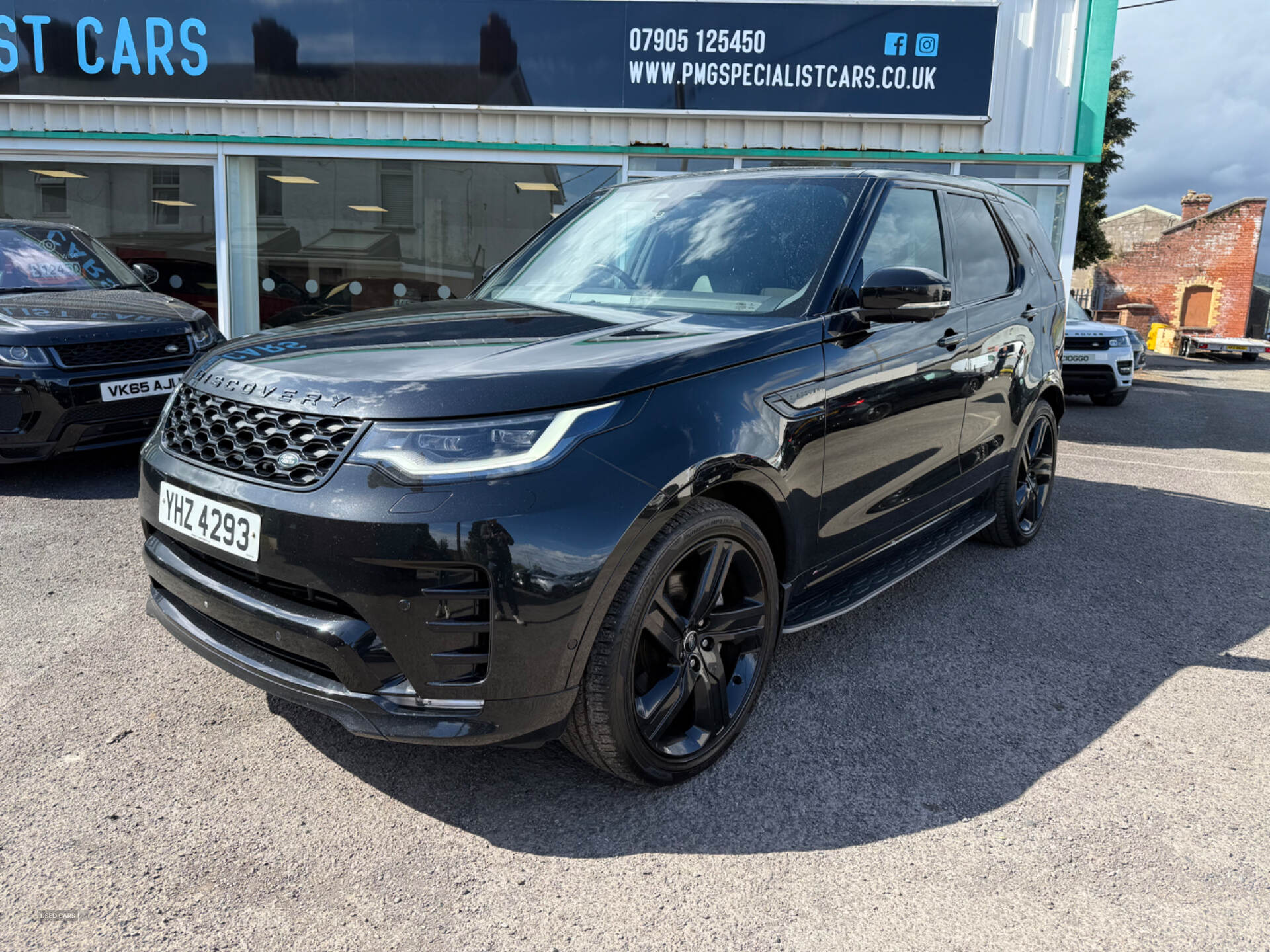 Sep 2021 Land Rover Discovery 3.0 D300 R-Dynamic HSE 5dr Auto