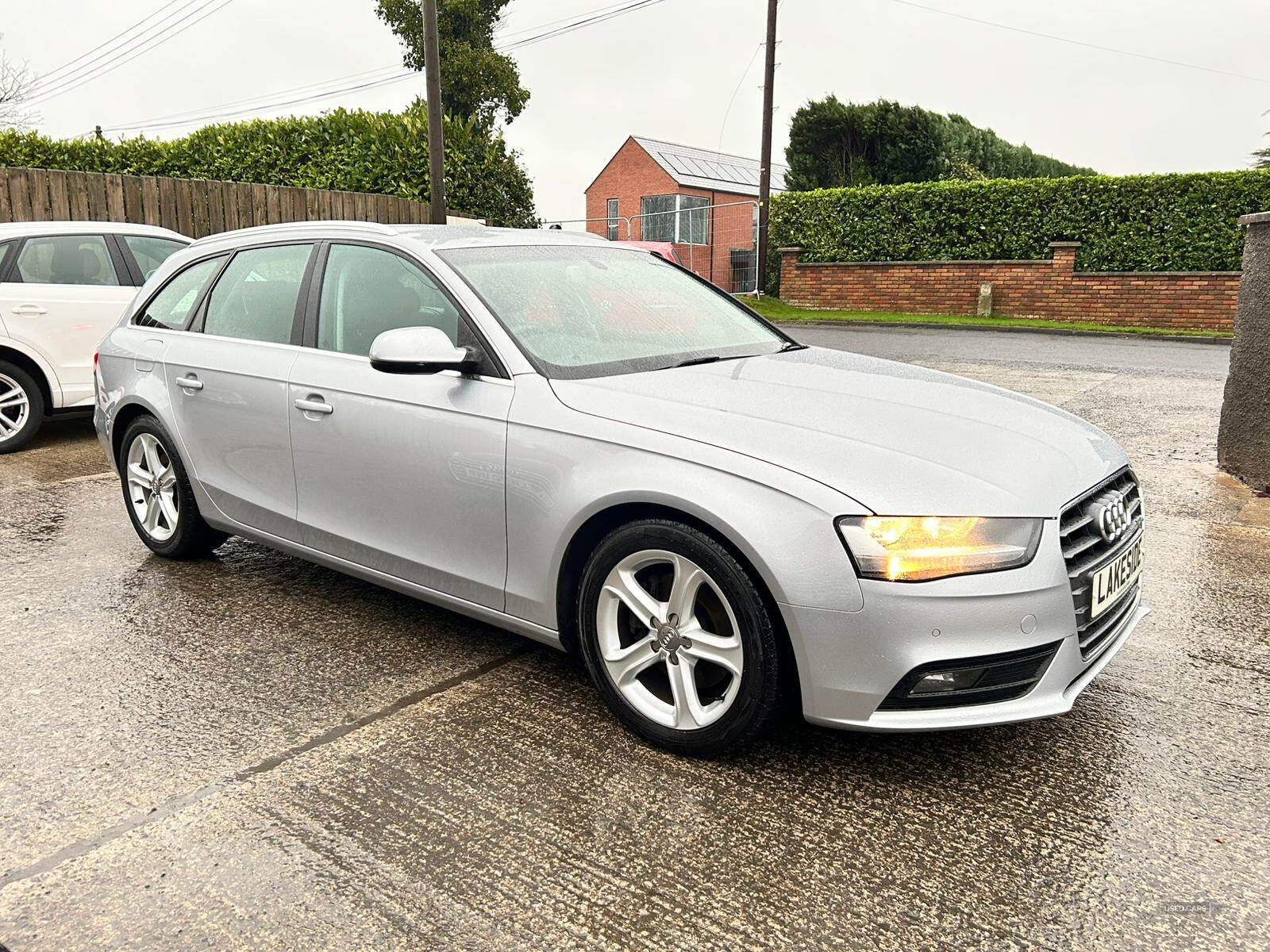 Audi A4 DIESEL AVANT in Down