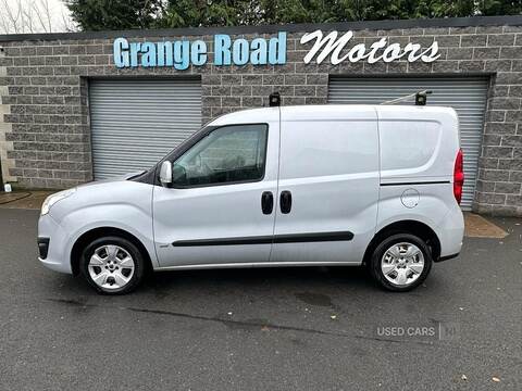 Sep 2018 Vauxhall Combo 2000 1.3 CDTI 16V 95ps H1 Sportive Van Euro 6