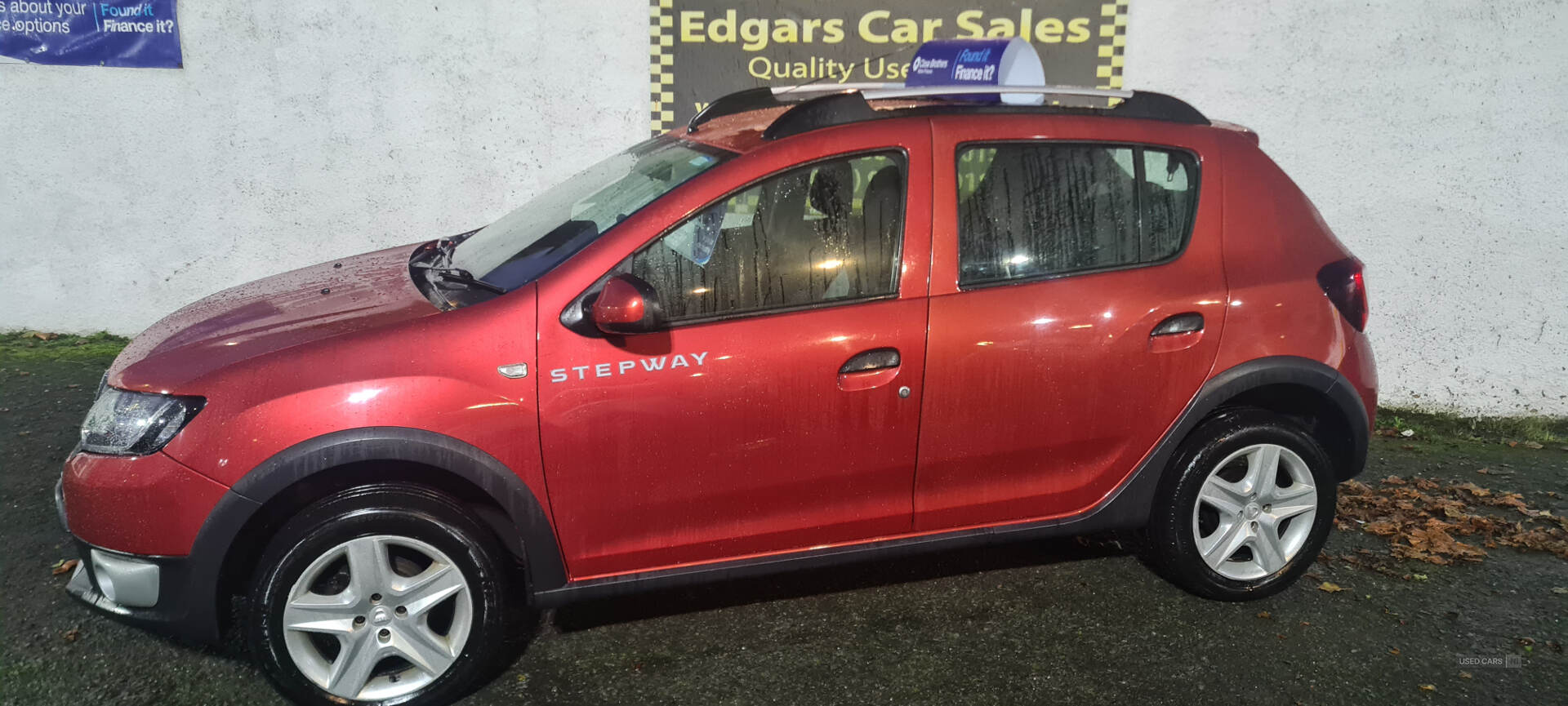 Dacia Sandero Stepway HATCHBACK in Down