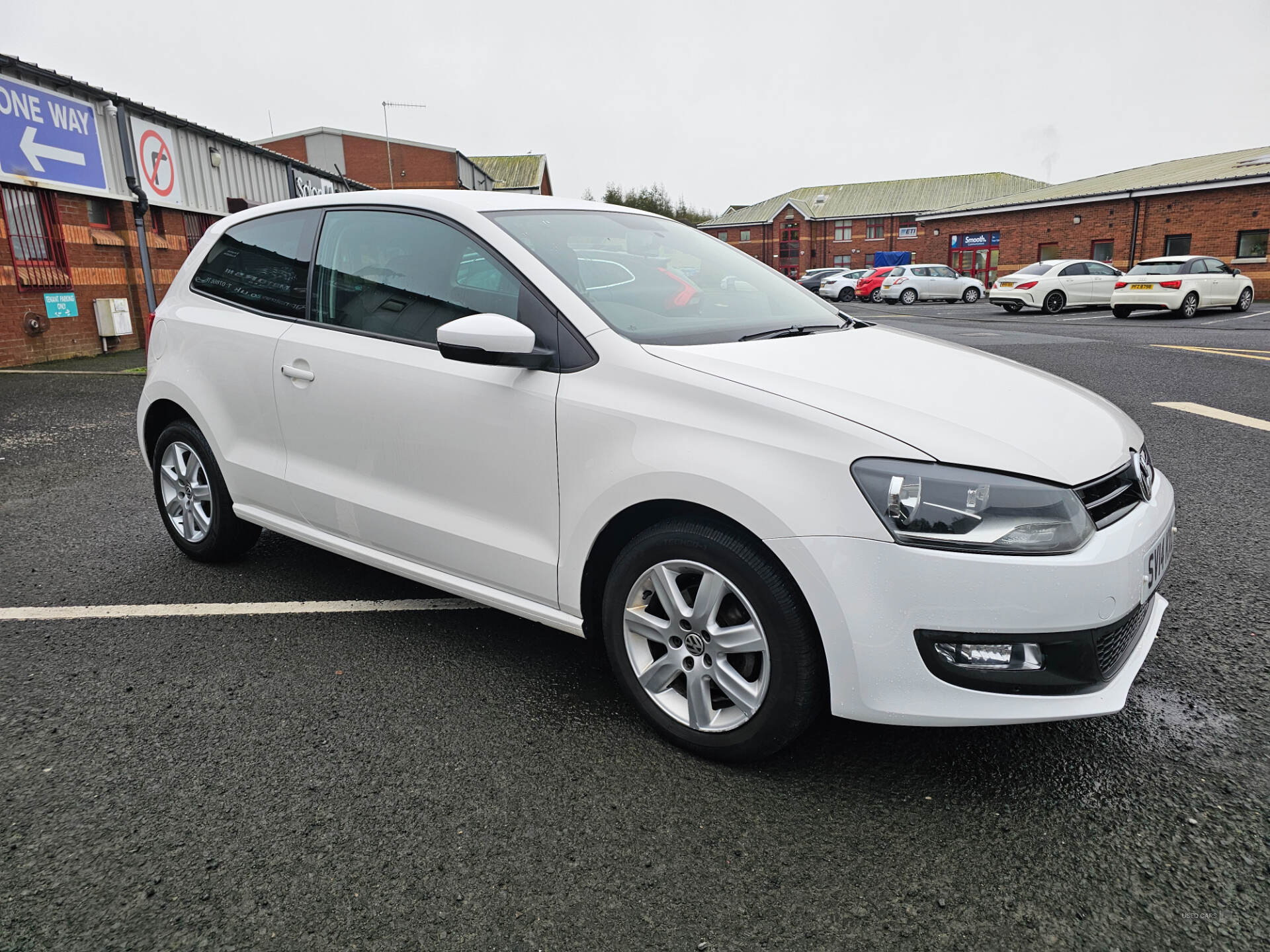 Volkswagen Polo HATCHBACK in Down