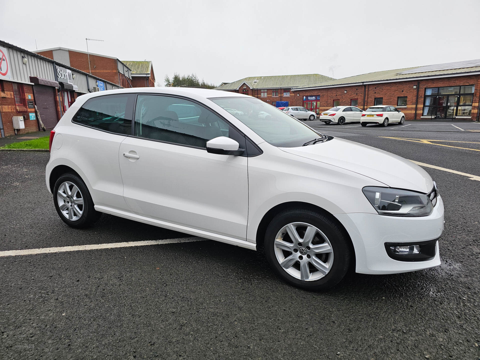 Volkswagen Polo HATCHBACK in Down