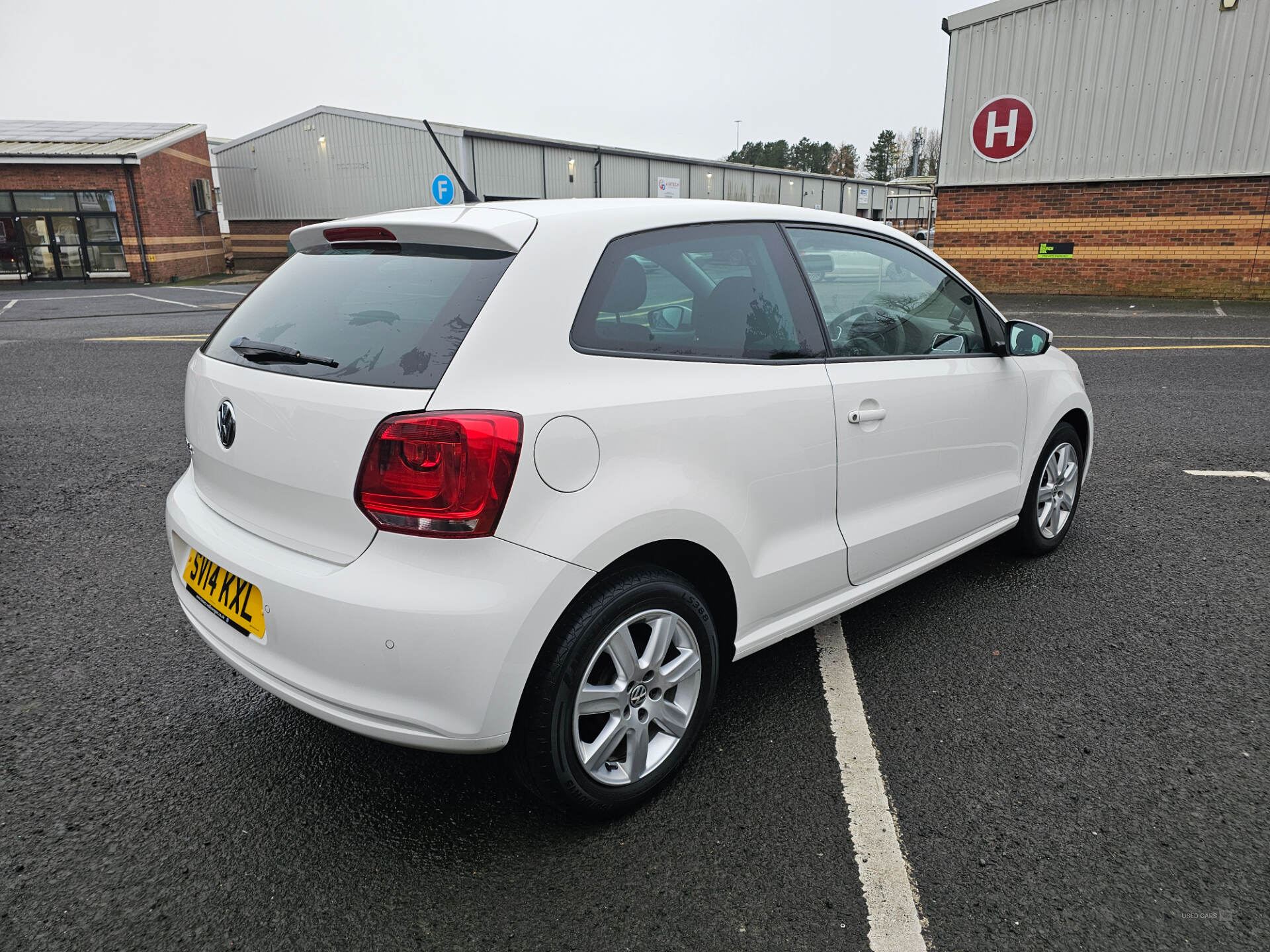 Volkswagen Polo HATCHBACK in Down