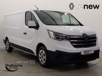 Renault Trafic 2.0 dCi Blue 30 Advance Panel Van 5dr Diese in Down