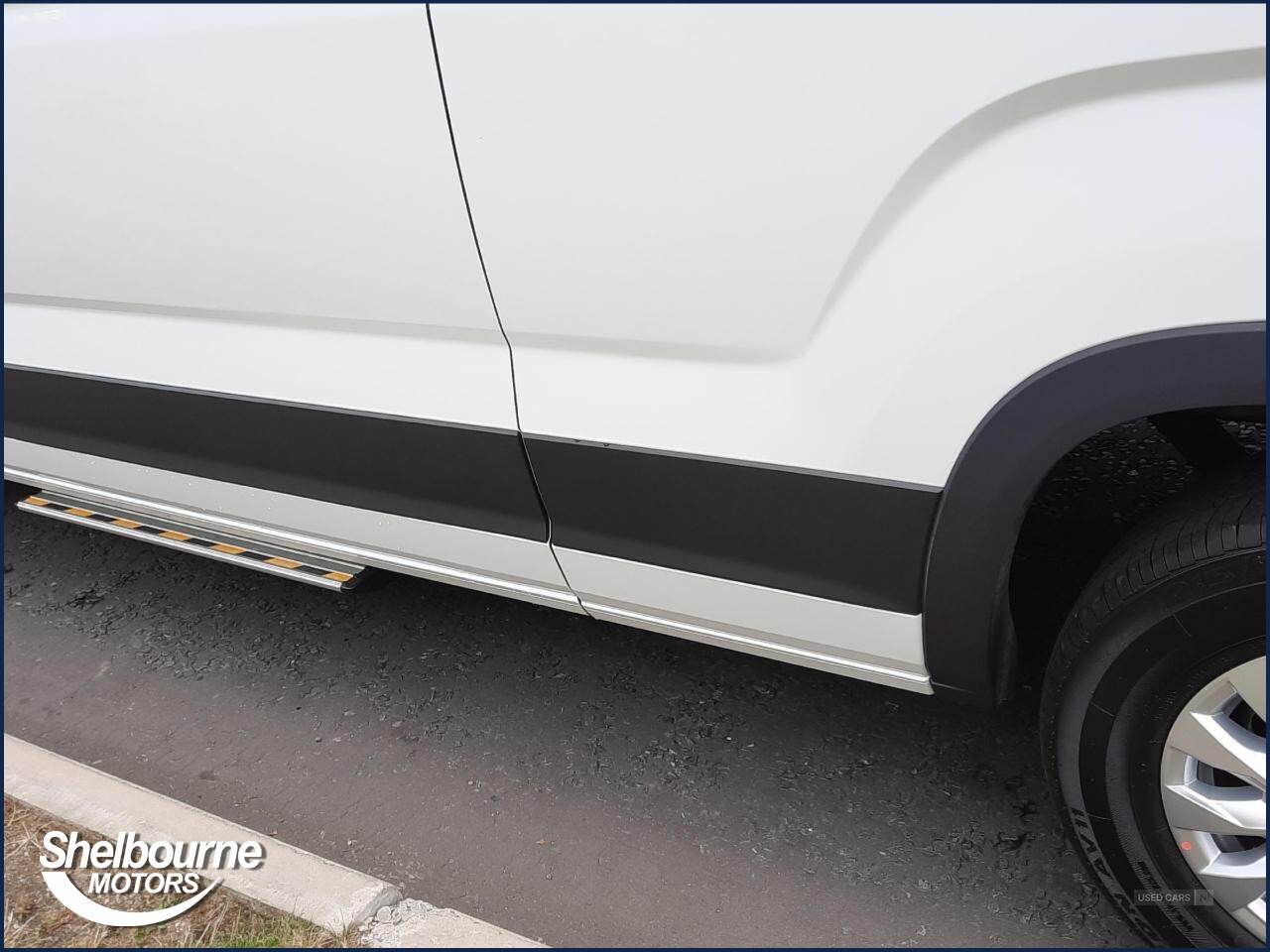 Jul 2022 Maxus E DELIVER 9 150kW High Roof Van 72kWh Auto