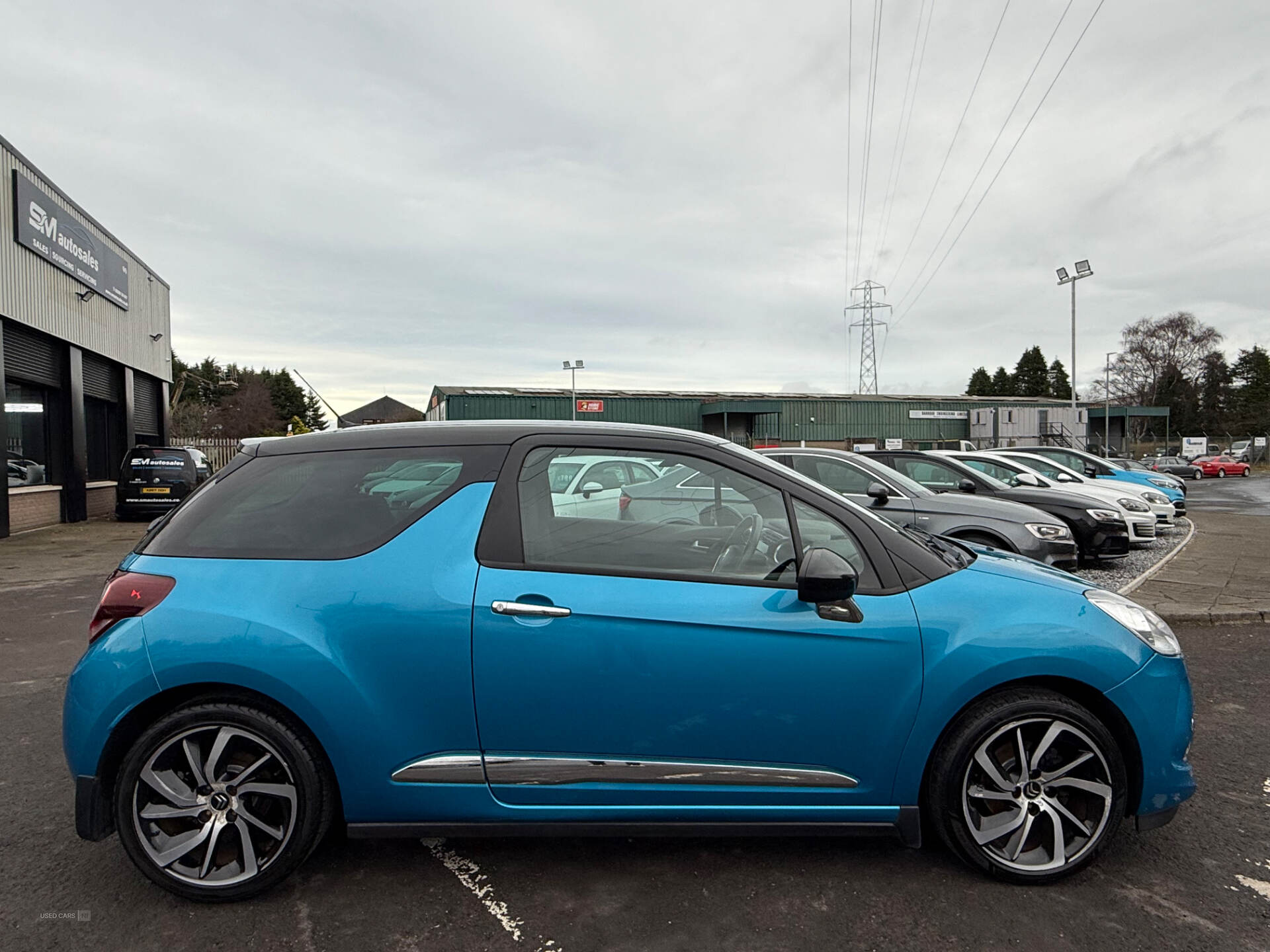 Citroen DS3 HATCHBACK in Down