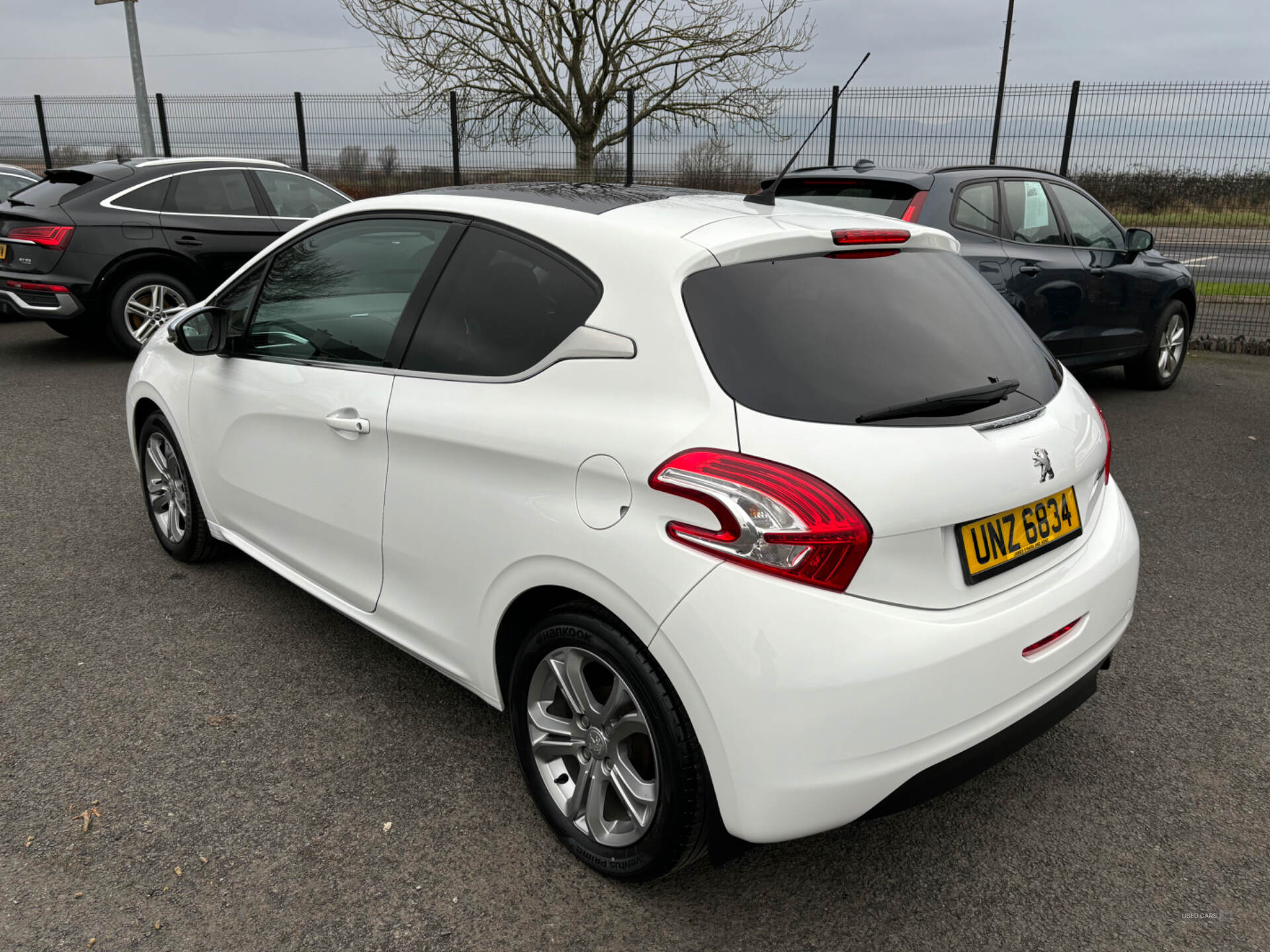 Peugeot 208 HATCHBACK in Derry / Londonderry