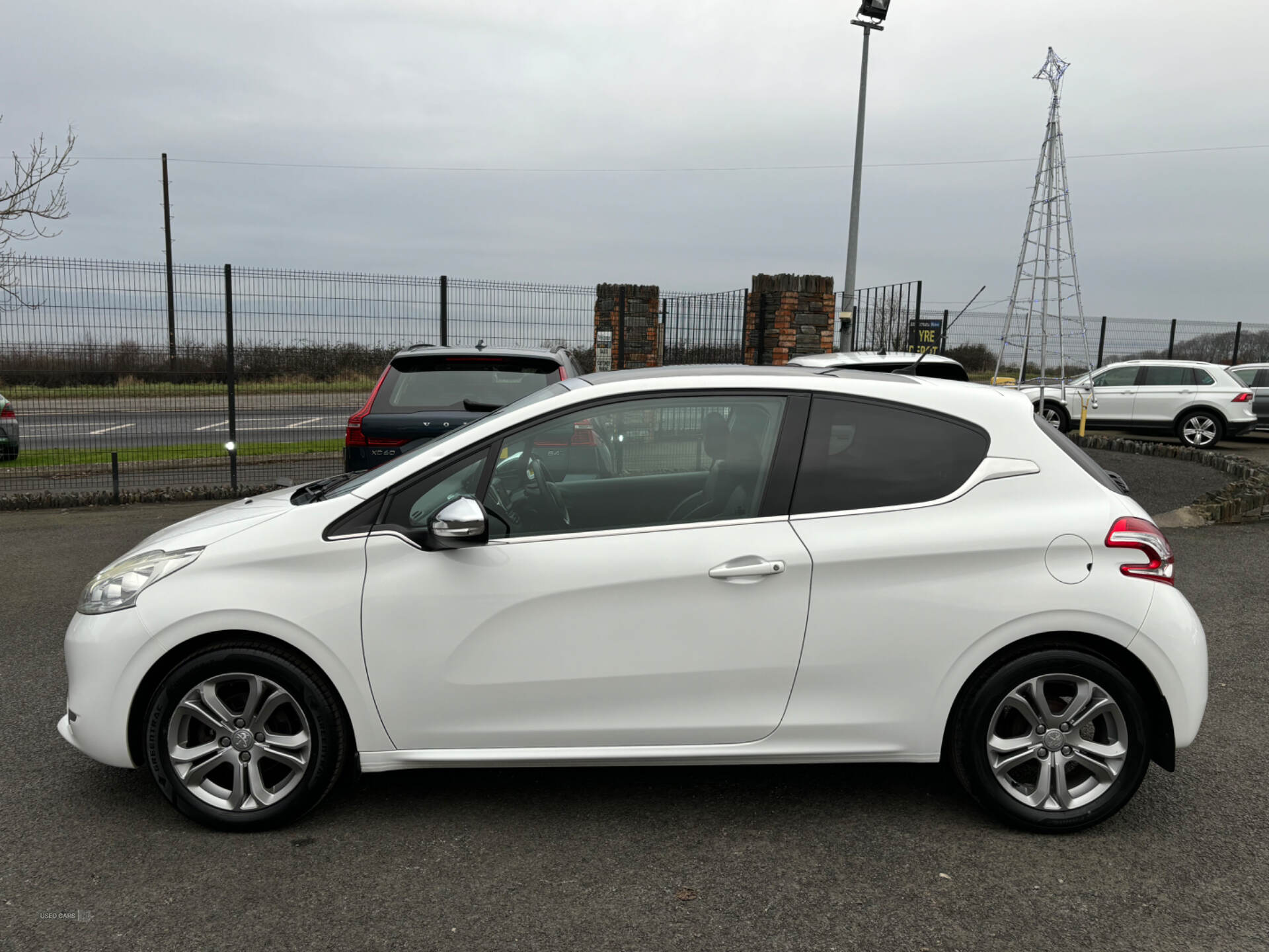 Peugeot 208 HATCHBACK in Derry / Londonderry