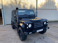 Land Rover Defender County Station Wagon Td5 in Down