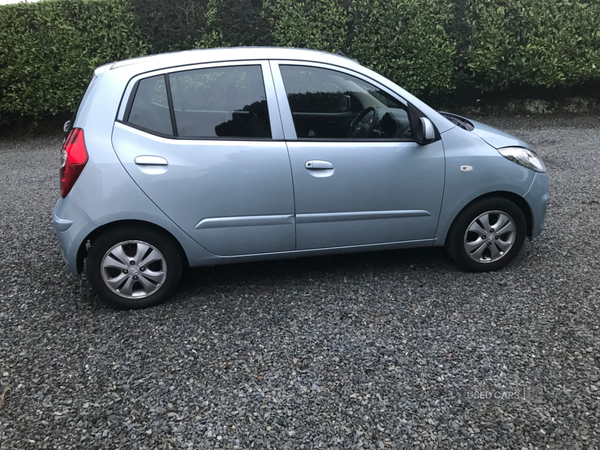 Hyundai i10 HATCHBACK in Down