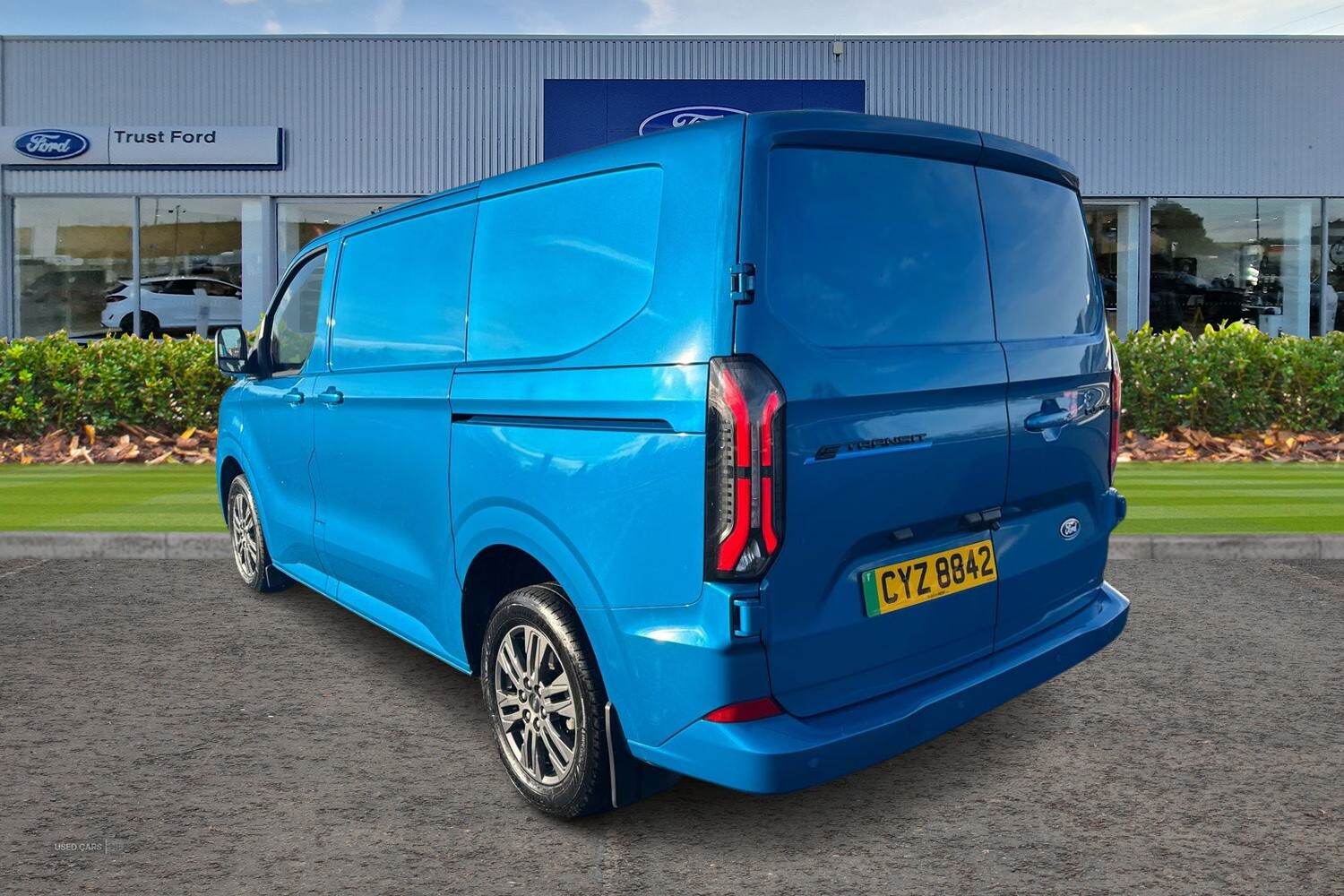 Sep 2024 Ford Transit Custom 100kW 65kWh H1 Van Limited Auto
