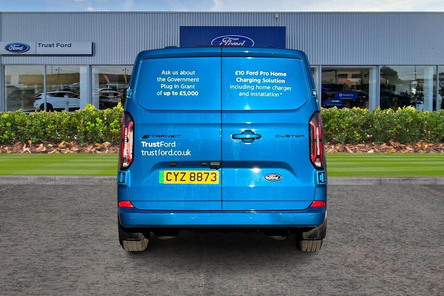 Sep 2024 Ford Transit Custom 100kW 65kWh H1 Van Limited Auto