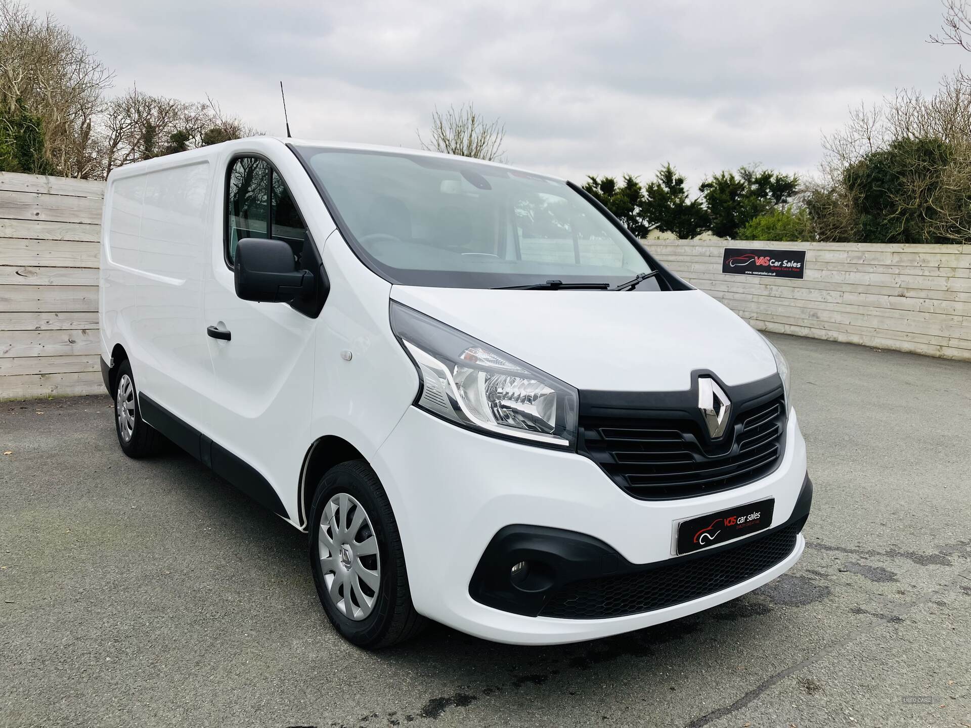 Renault Trafic SWB DIESEL in Down