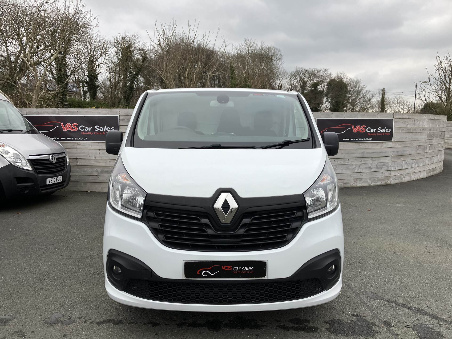 Renault Trafic SWB DIESEL in Down