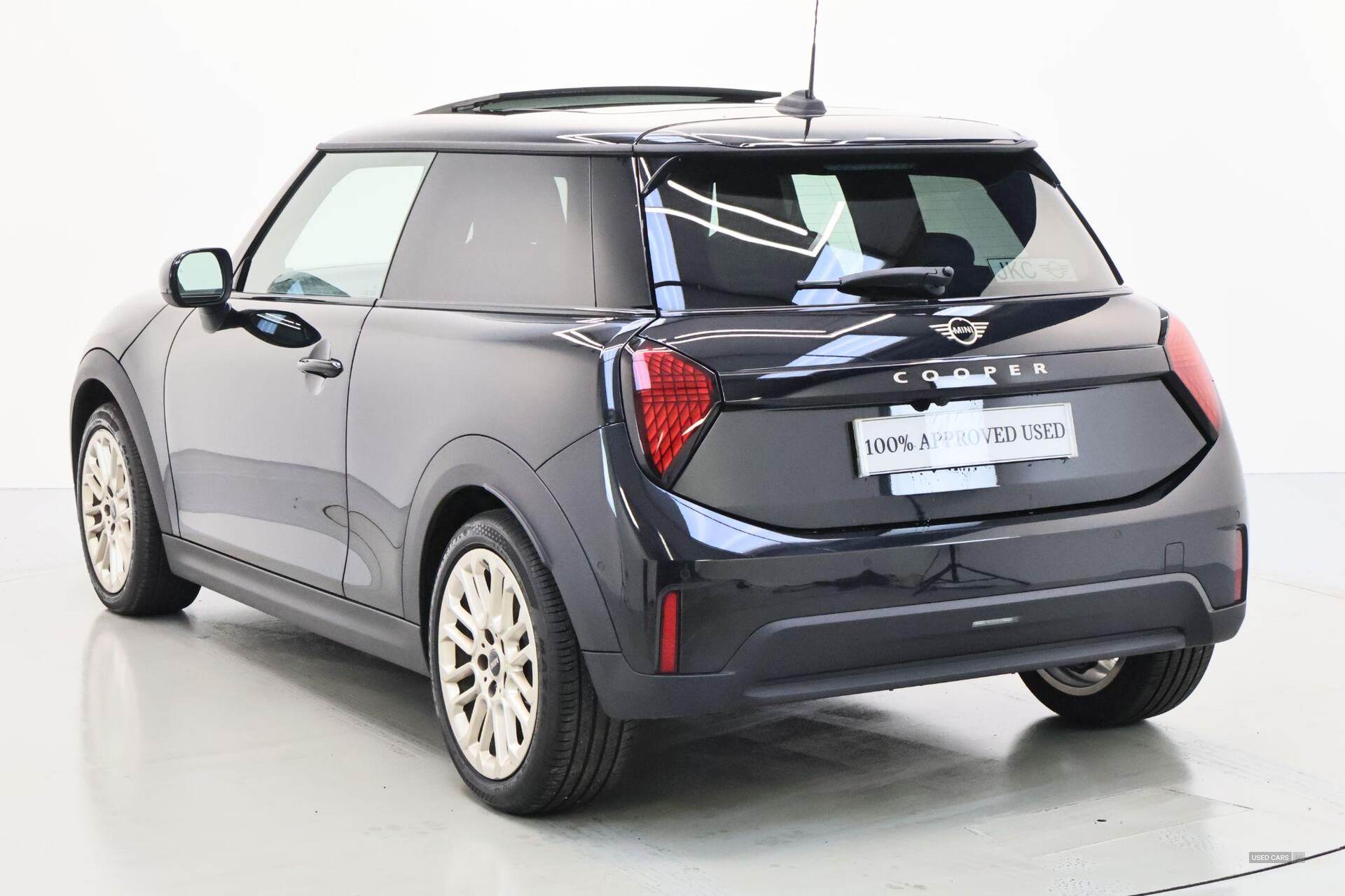 Apr 2024 MINI Hatch Cooper 1.5 C Exclusive 3dr Auto