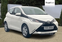 Toyota Aygo 1.0 VVT-i X-Play 5dr**CRUISE CONTROL - BLUETOOTH - AIR CONDITIONING - ELECTRIC WINDOWS/MIRRORS - ISOFIX - LED RUNNING LIGHTS - LOW INSURANCE** in Antrim