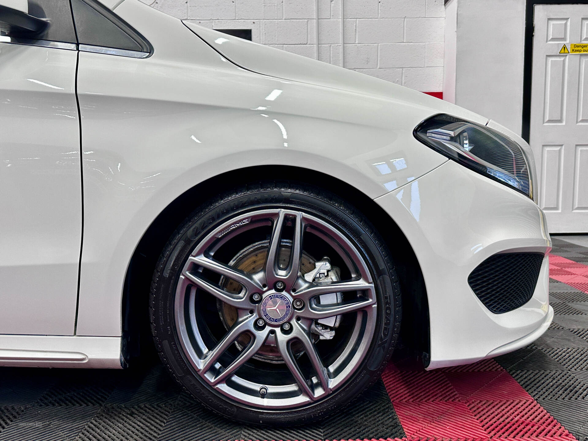 May 2017 Mercedes B-Class B200d AMG Line 5dr