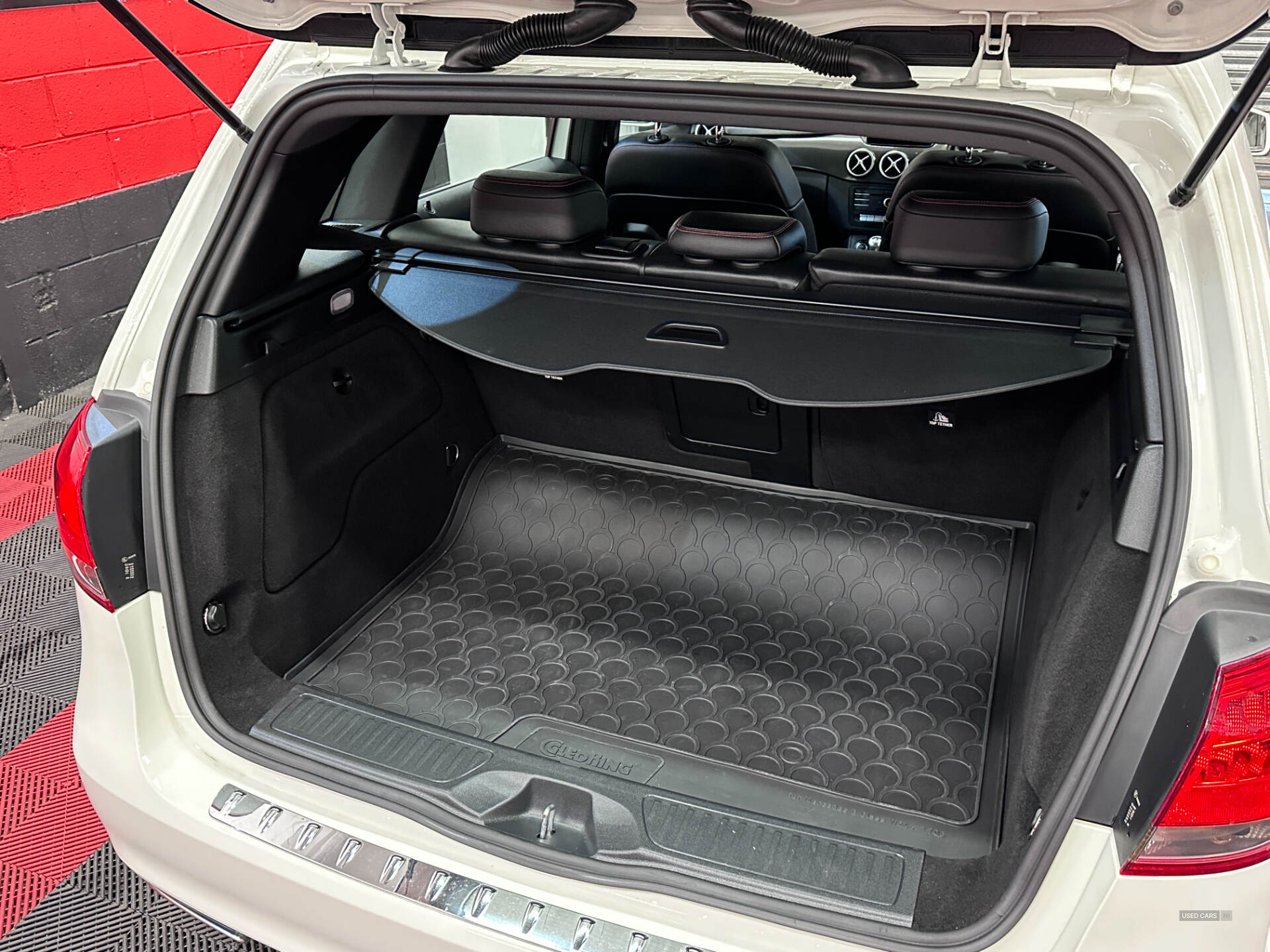 May 2017 Mercedes B-Class B200d AMG Line 5dr